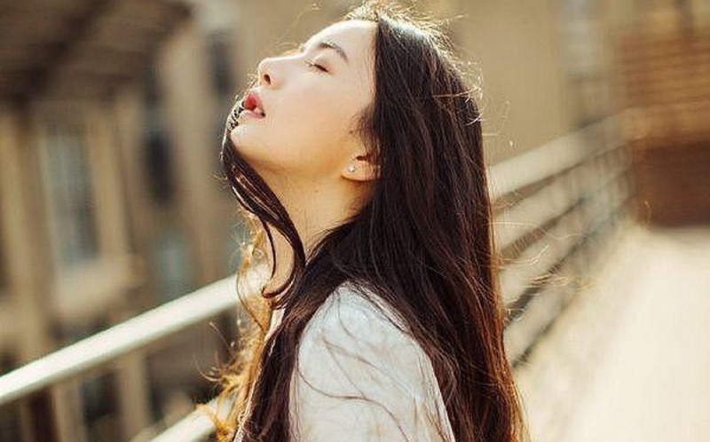 Làm người cái gì cầm lên được thì đặt bỏ xuống được