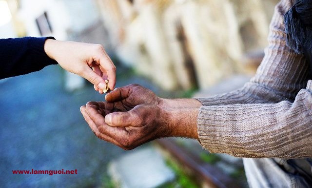 Xởi lởi trời cho so đo trời lấy trời co lại, trời cho không thấy trời lấy không hay