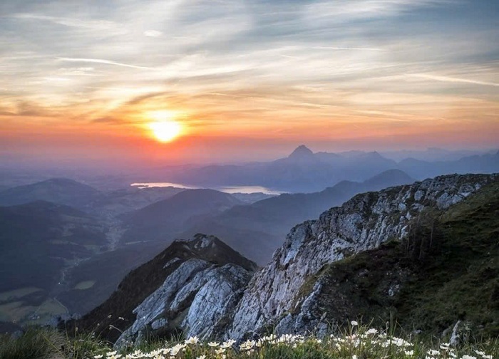 Đạo vốn tự tại, chẳng phải nhờ lánh đời mà có, cũng chẳng phải do diệt trừ mà thành